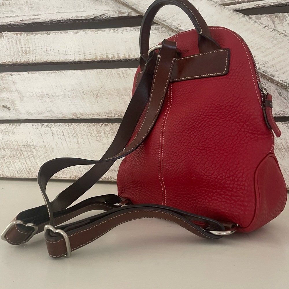 Genuine Vintage Dooney & Bourke Red Leather Pebbled Classic Zip Backpack - Picture 2 of 9